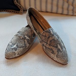 NWT JustFab faux lizard-skin loafers